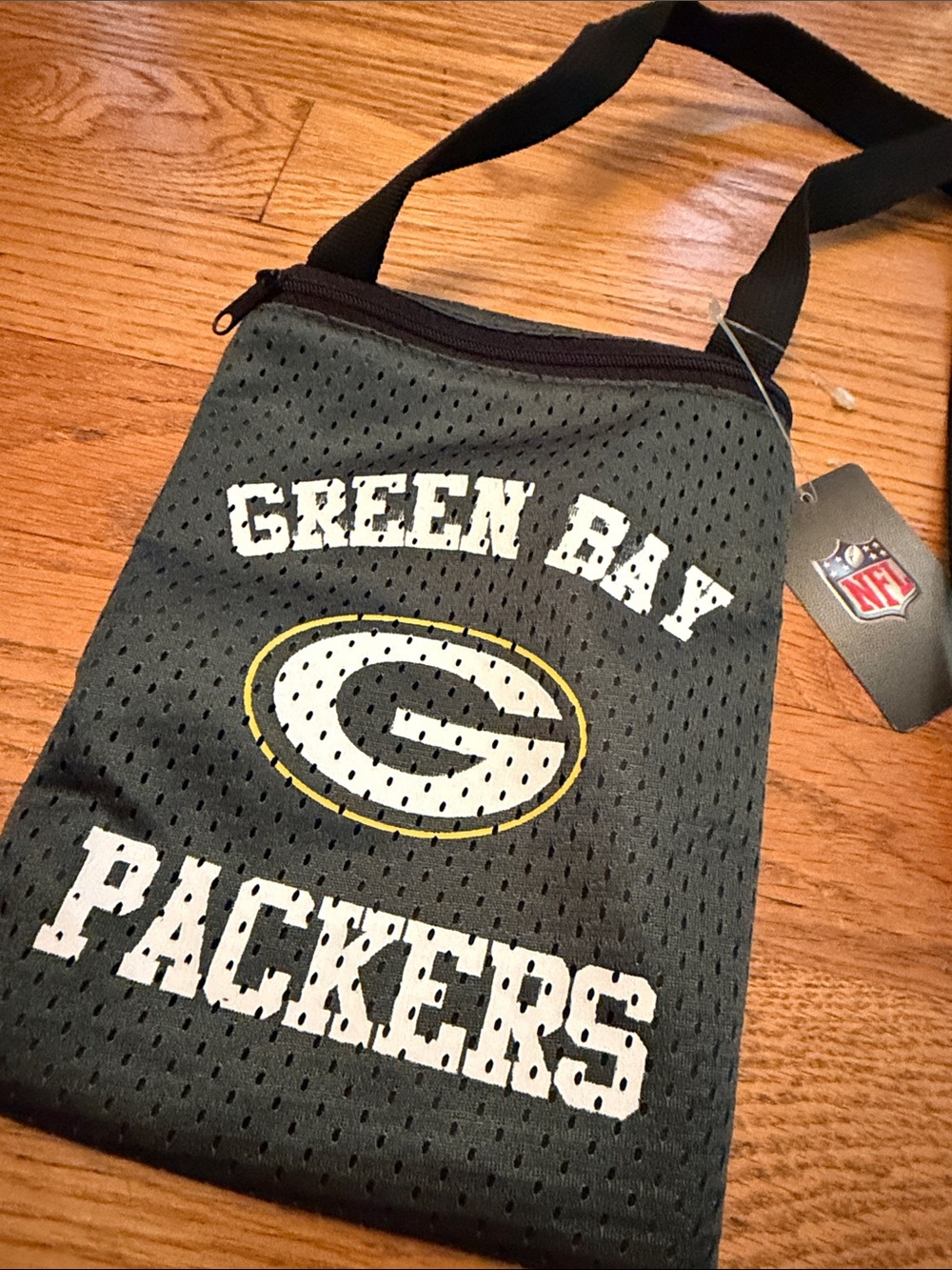 NFL Green Bay Packers Dark Green Crossbody Bag with Black Strap NWT - Picture 2 of 4